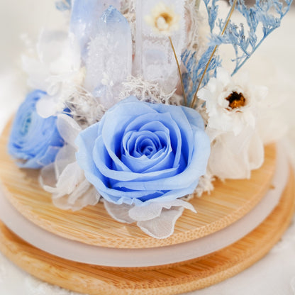 水晶花藝玻璃罩系列 (Crystal Floral Dome Series) | 天然水晶能量與恆久花藝的溫柔守護