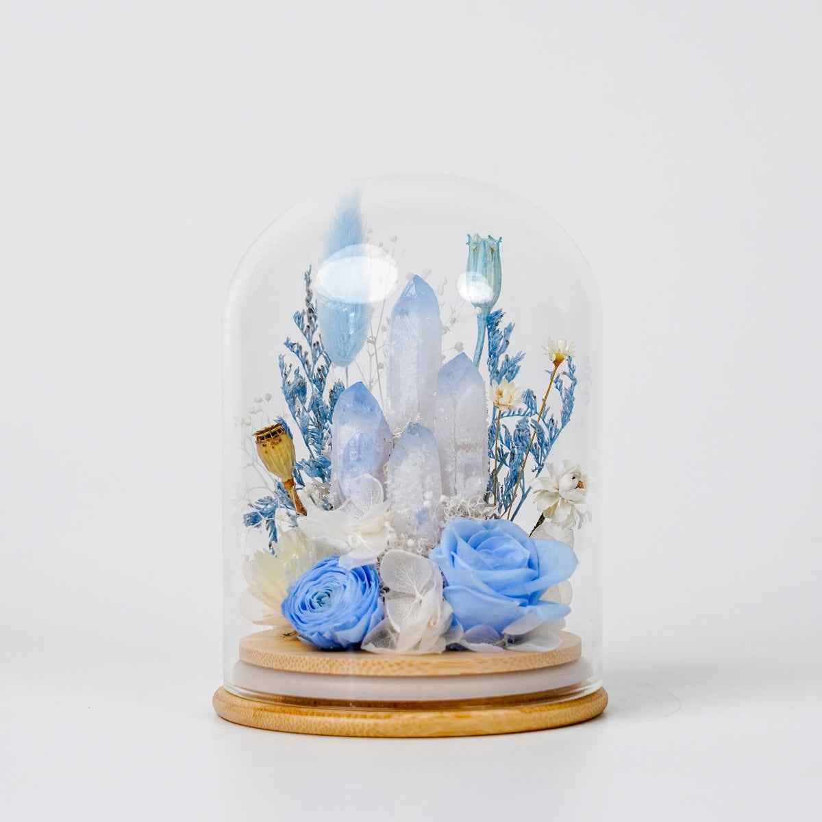 水晶花藝玻璃罩系列 (Crystal Floral Dome Series) | 天然水晶能量與恆久花藝的溫柔守護